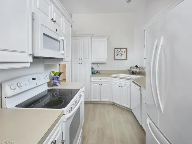 Kitchen with plenty of storage!
