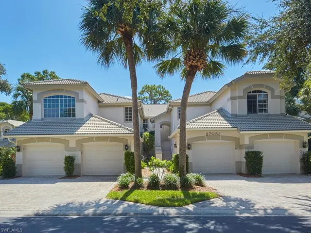 Front view of home.