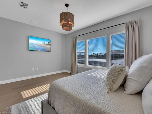 Master Suite - Second Floor