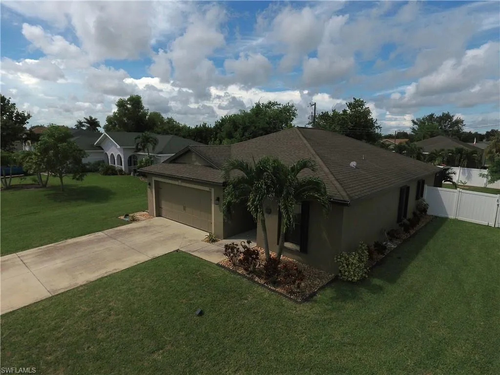 706 9th CT, Cape Coral, FL 33991,224069988