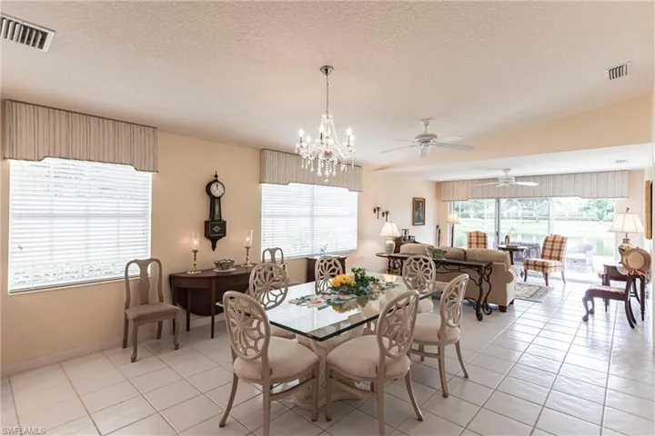 3149  Andorra  CT, Naples, FL 34109