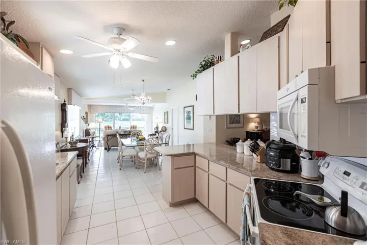 3149  Andorra  CT, Naples, FL 34109