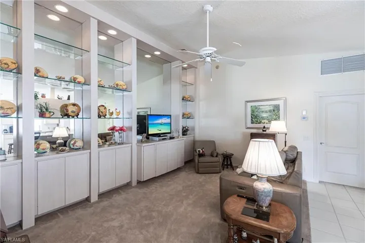 3149  Andorra  CT, Naples, FL 34109