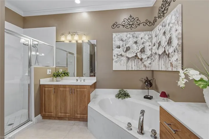 9243 Tesoro Ln 103, Naples, Florida 34114