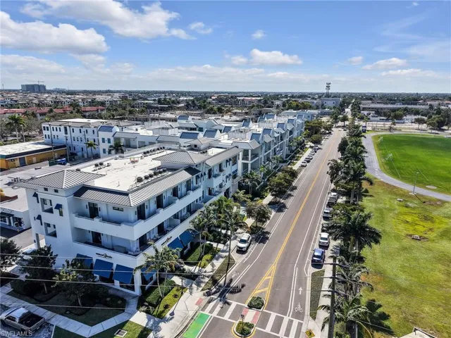 101  8th S ST, Naples, FL 34102