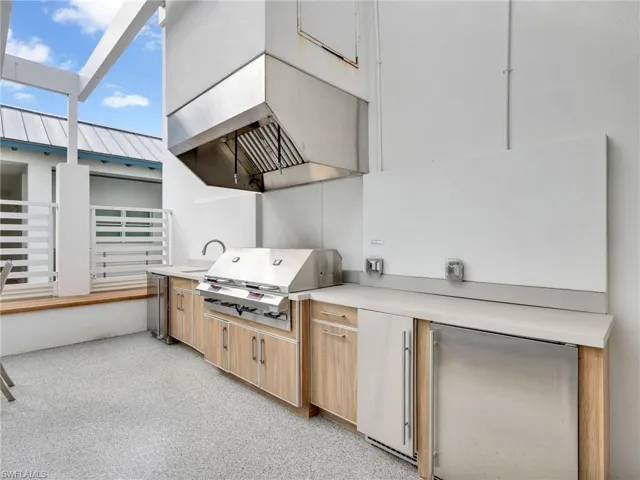 101 8th St S 201, Naples, Florida 34102