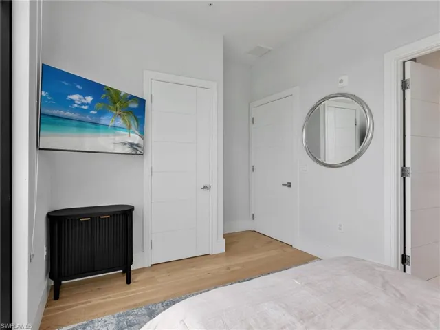 101  8th S ST, Naples, FL 34102