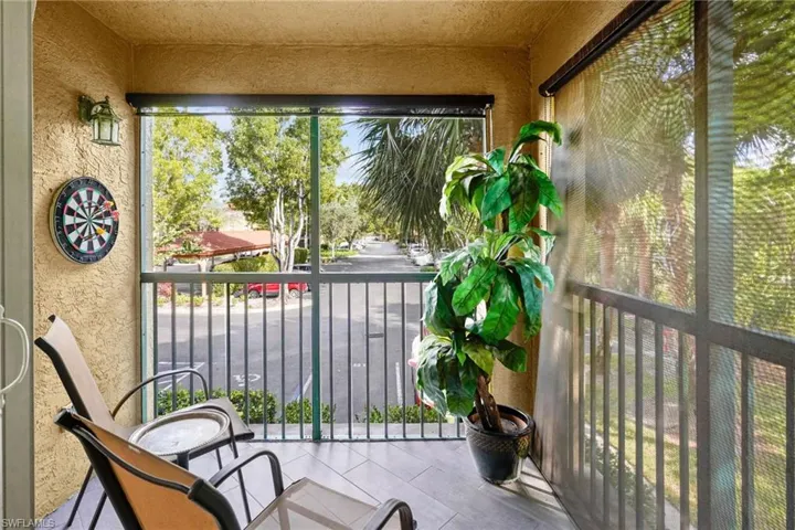 Sunroom / solarium with plenty of natural light