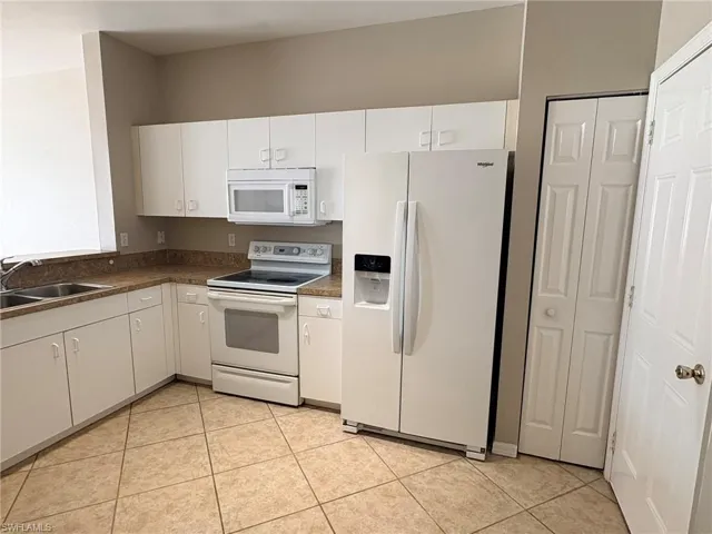 3643  Pine Oak Cir  , Fort Myers, FL 33916