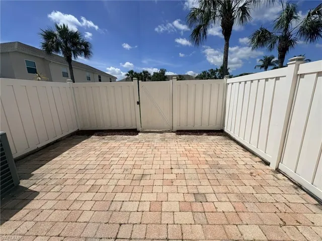 3643  Pine Oak Cir  , Fort Myers, FL 33916