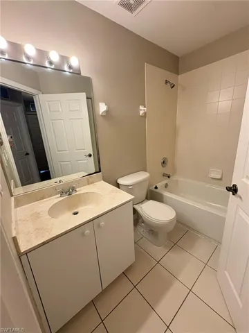 3643  Pine Oak Cir  , Fort Myers, FL 33916