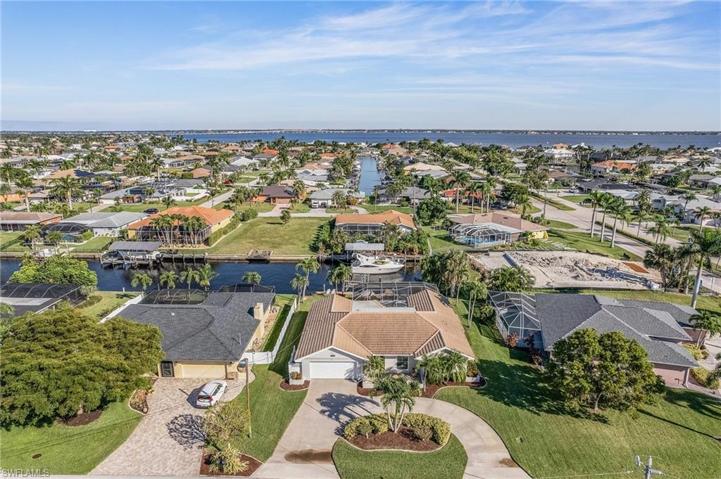 Minutes to the River and direct Gulf access