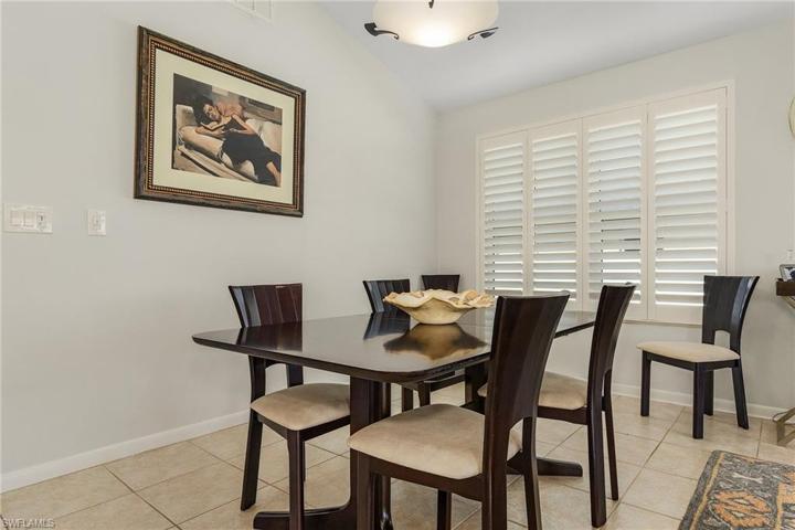 Formal dining for entertaining