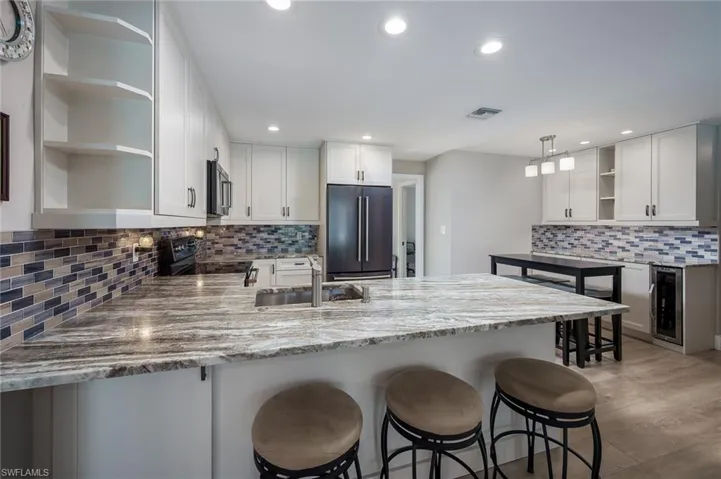 5052  Fairfield  DR, Fort Myers, FL 33919