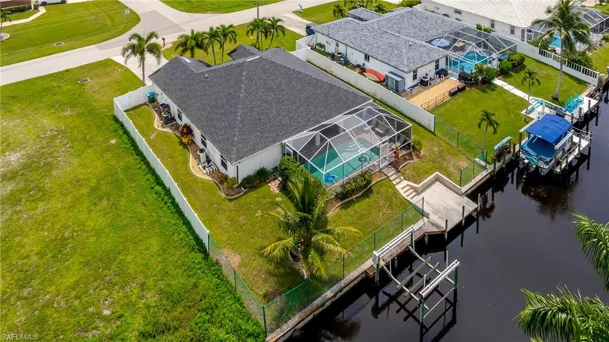1926 Se 18th Ave, Cape Coral, Florida 33990