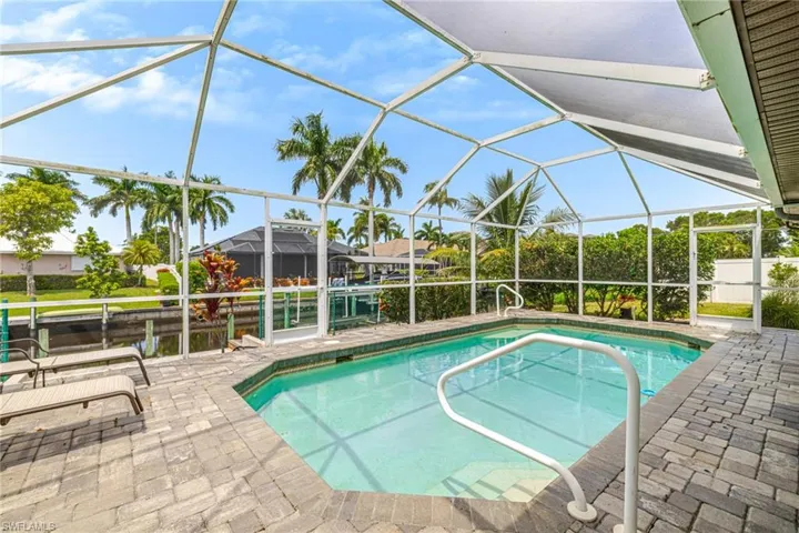 1926 Se 18th Ave, Cape Coral, Florida 33990