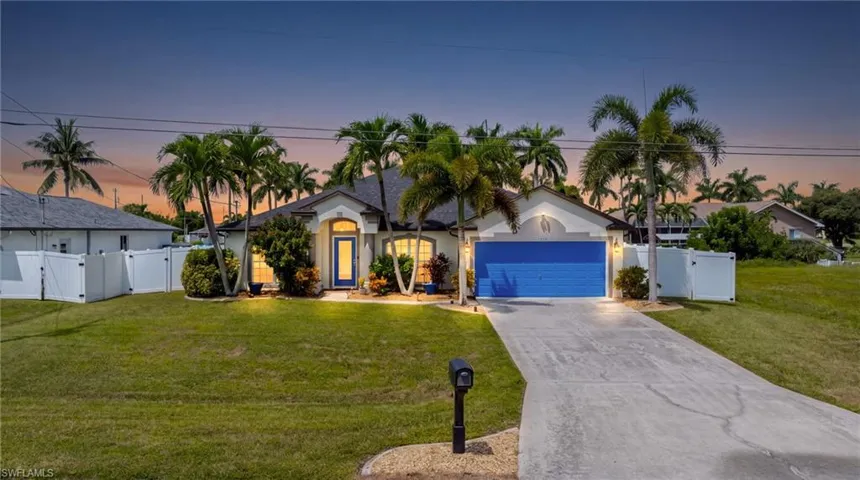 1926 Se 18th Ave, Cape Coral, Florida 33990