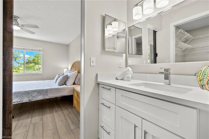 4580  Andover  WAY, Naples, FL 34112