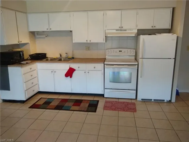 4901 Victoria Dr 205, Cape Coral, Florida 33904