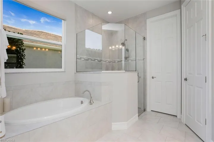 14597  Kelson  CIR, Naples, FL 34114