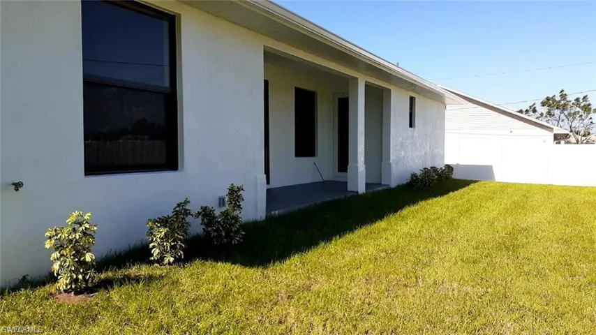 1201 Ne 18th Pl, Cape Coral, Florida 33909