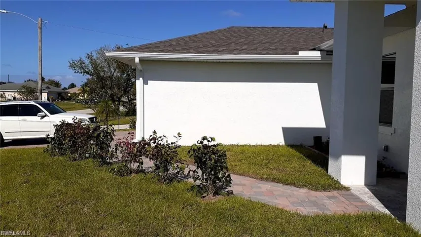1201 Ne 18th Pl, Cape Coral, Florida 33909