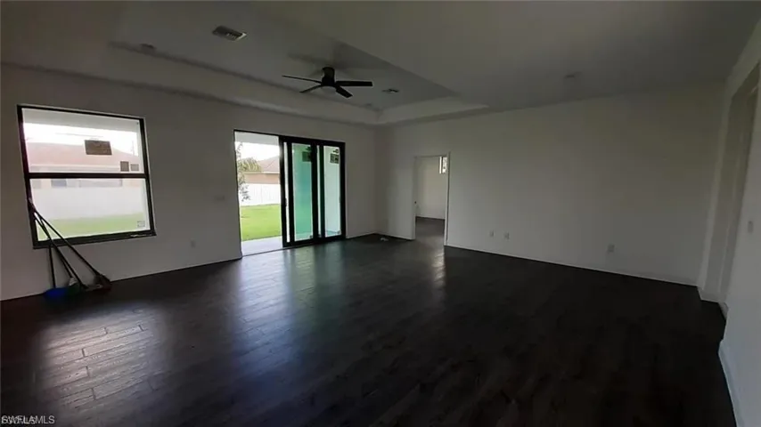 1201 Ne 18th Pl, Cape Coral, Florida 33909