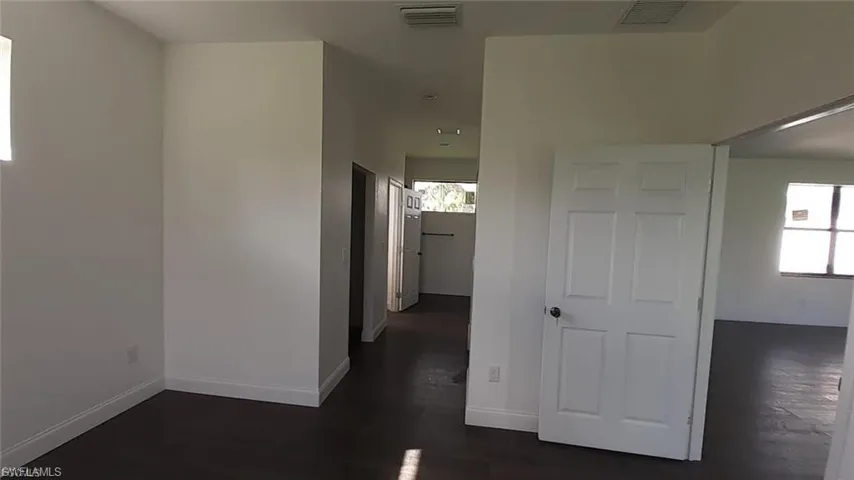 1201 Ne 18th Pl, Cape Coral, Florida 33909
