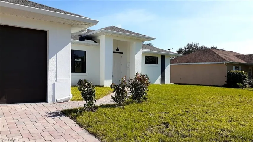 1201 Ne 18th Pl, Cape Coral, Florida 33909