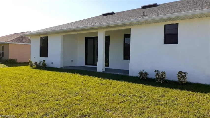 1201 Ne 18th Pl, Cape Coral, Florida 33909