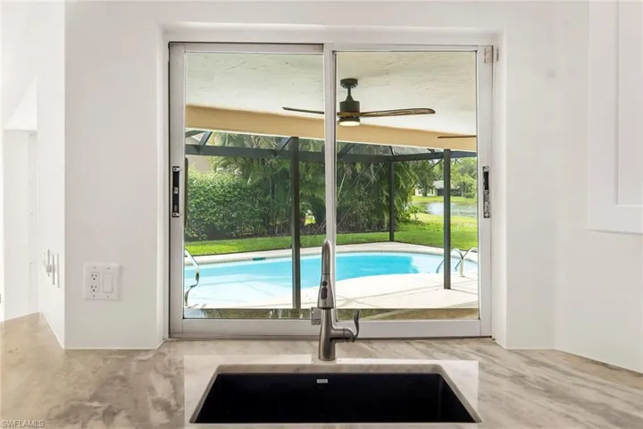 10340 Regent Cir, Naples, Florida 34109