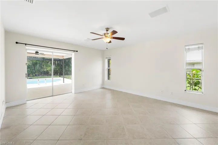 10340 Regent Cir, Naples, Florida 34109