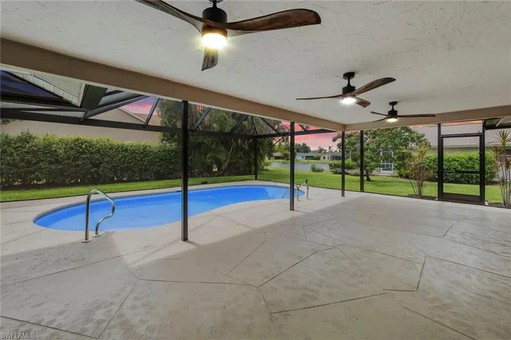 10340 Regent Cir, Naples, Florida 34109