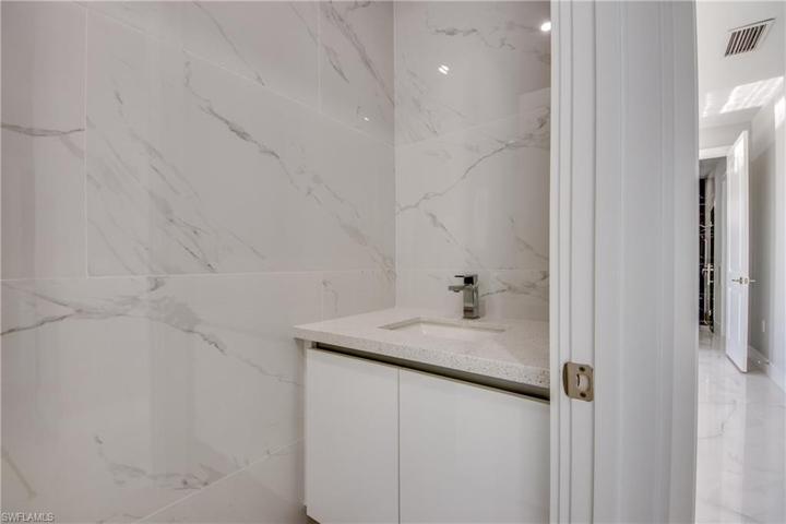 4518 SW 9th PL, CAPE CORAL FL 33914