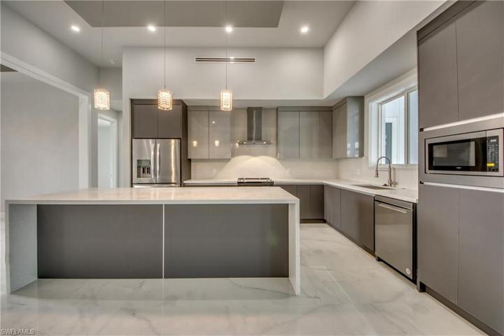 4518 SW 9th PL, CAPE CORAL FL 33914