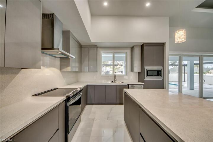 4518 SW 9th PL, CAPE CORAL FL 33914