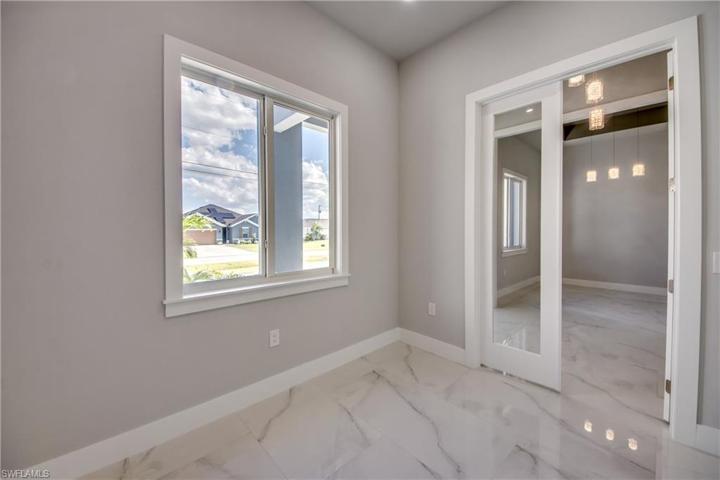 4518 SW 9th PL, CAPE CORAL FL 33914