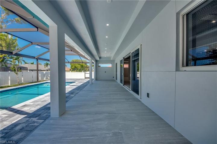 4518 SW 9th PL, CAPE CORAL FL 33914