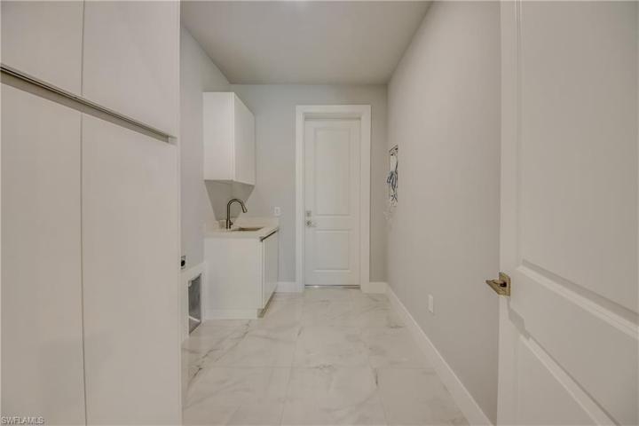 4518 SW 9th PL, CAPE CORAL FL 33914