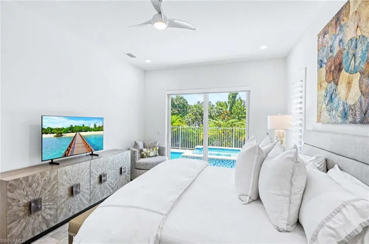 1114 6th Ln N, Naples, Florida 34102