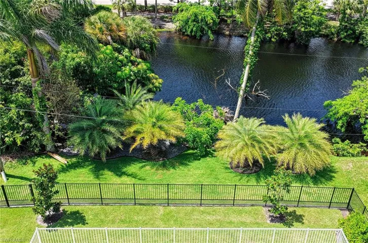1114 6th Ln N, Naples, Florida 34102