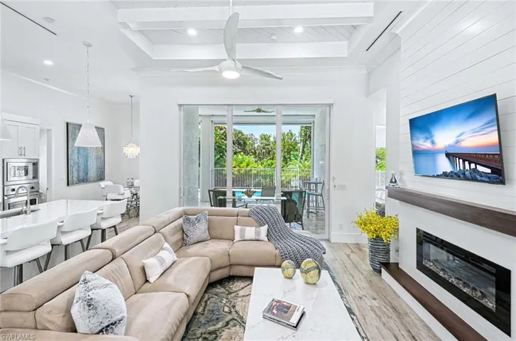 1114 6th Ln N, Naples, Florida 34102