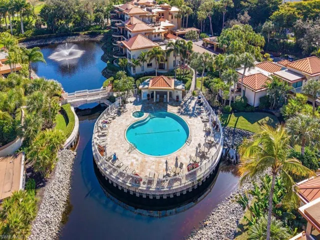 Interlachen private pool, spa an social area