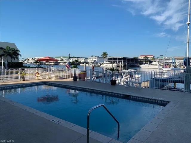 750  River Point  DR, Naples, FL 34102