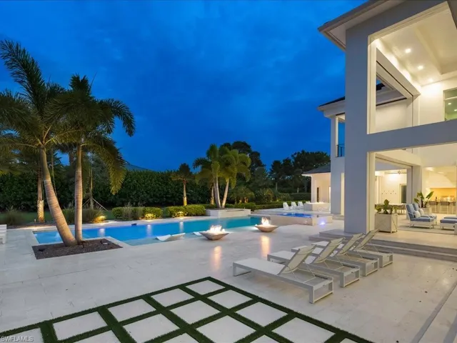 188 West St, Naples, Florida 34108