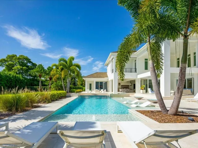 188 West St, Naples, Florida 34108