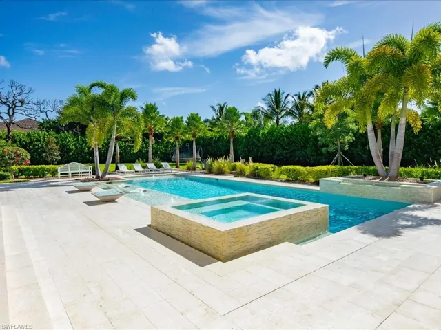 188 West St, Naples, Florida 34108