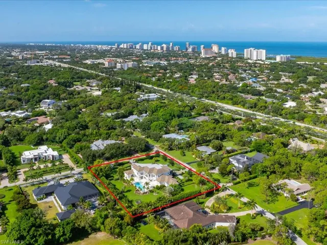 188 West St, Naples, Florida 34108