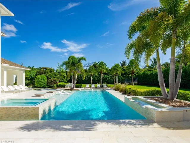 188 West St, Naples, Florida 34108