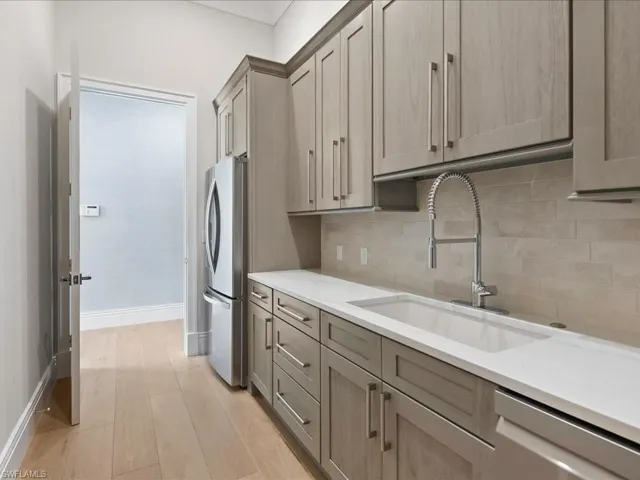 188 West St, Naples, Florida 34108